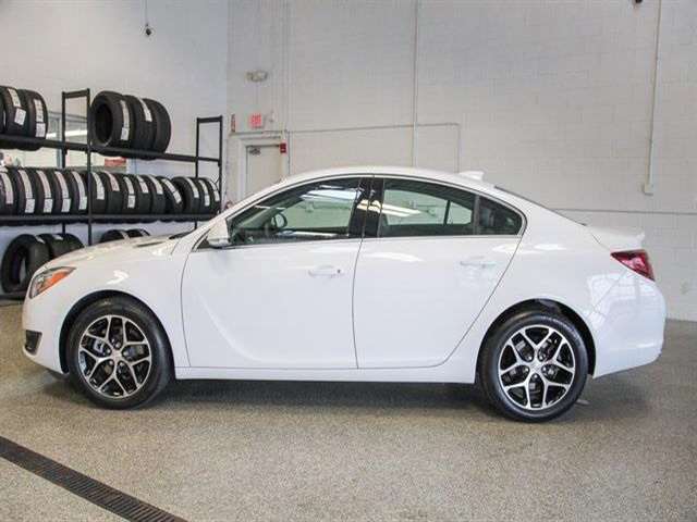 2017 Buick REGAL Sport Touring 4dr Sedan